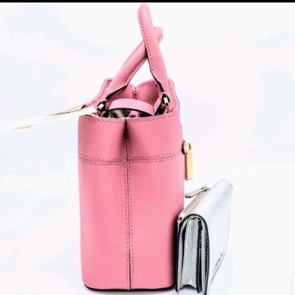 Michael Kors Saf Leathr Hailee Satchel/Wallet - Picture 3 of 14